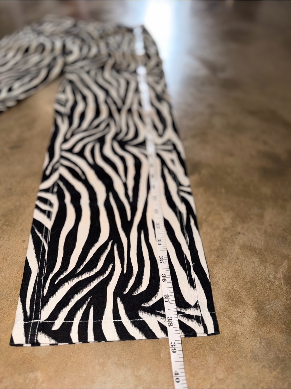 BDG Zebra Print Carpenter Utility Pants Wide Leg Black White 26 - Picture 6 of 13